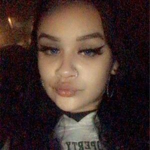 Meet your Posher, M3la&max